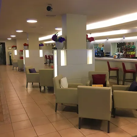 Ohtels Vil-la Romana מלון