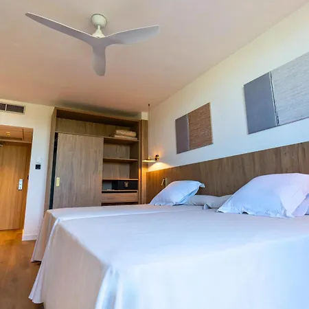 מלון Ohtels Vil-la Romana 4*