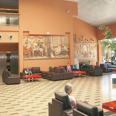 Ohtels Vil-la Romana מלון 4*